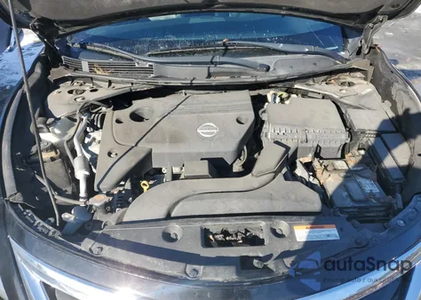 2015 Nissan Altima 2.5 z USA, uszkodzony, nr VIN 1N4AL3AP7FN910710